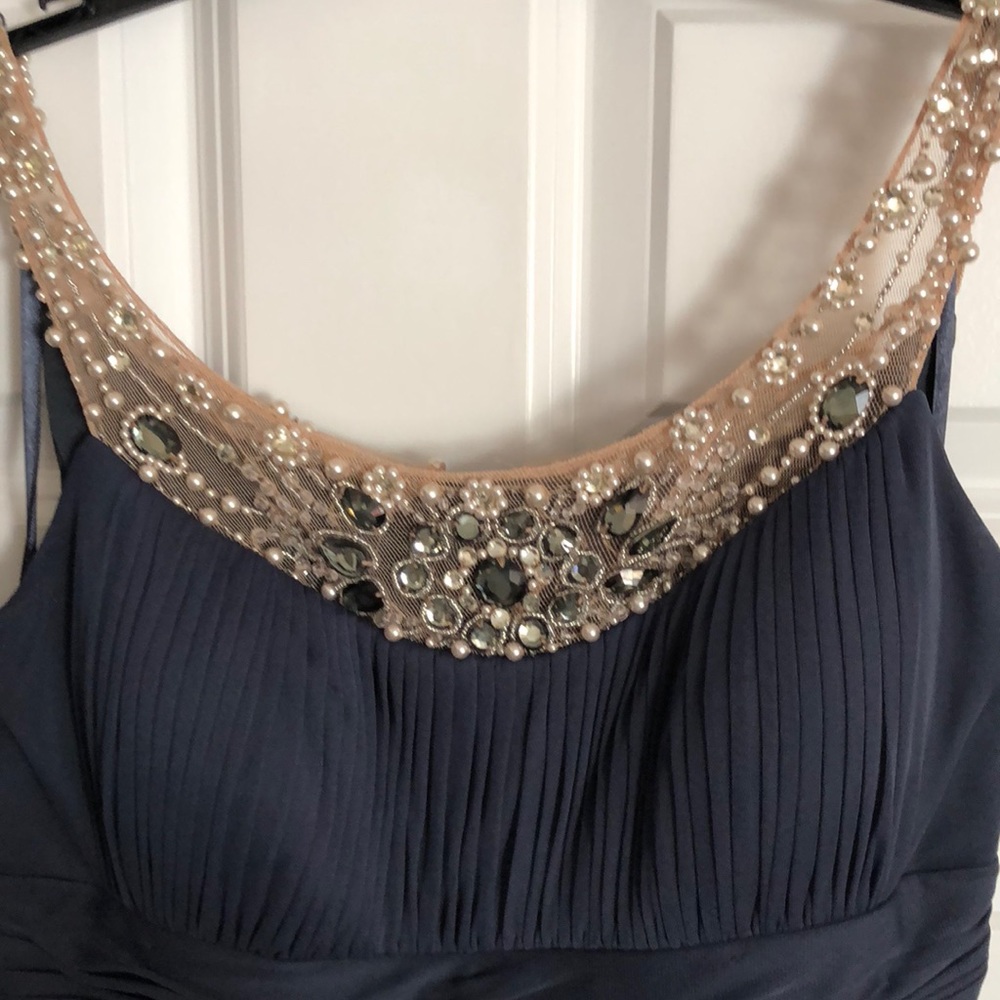 Gorgeous Mother of the Bride dress - Picture 2 of 5